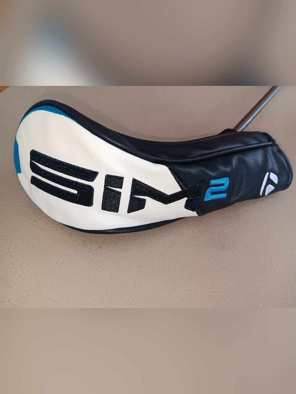 TaylorMade SIM2 Black, White & Blue SIM2 Hybrid Head Cover New
